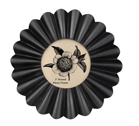 Scalloped Round Frame in Black