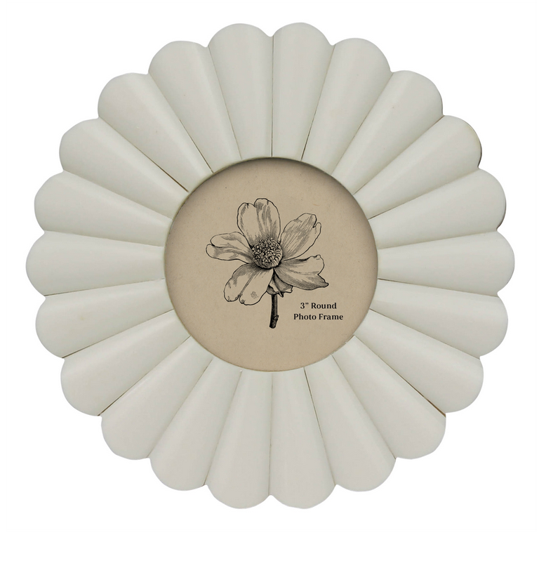 Scalloped Round Frame in White Resin