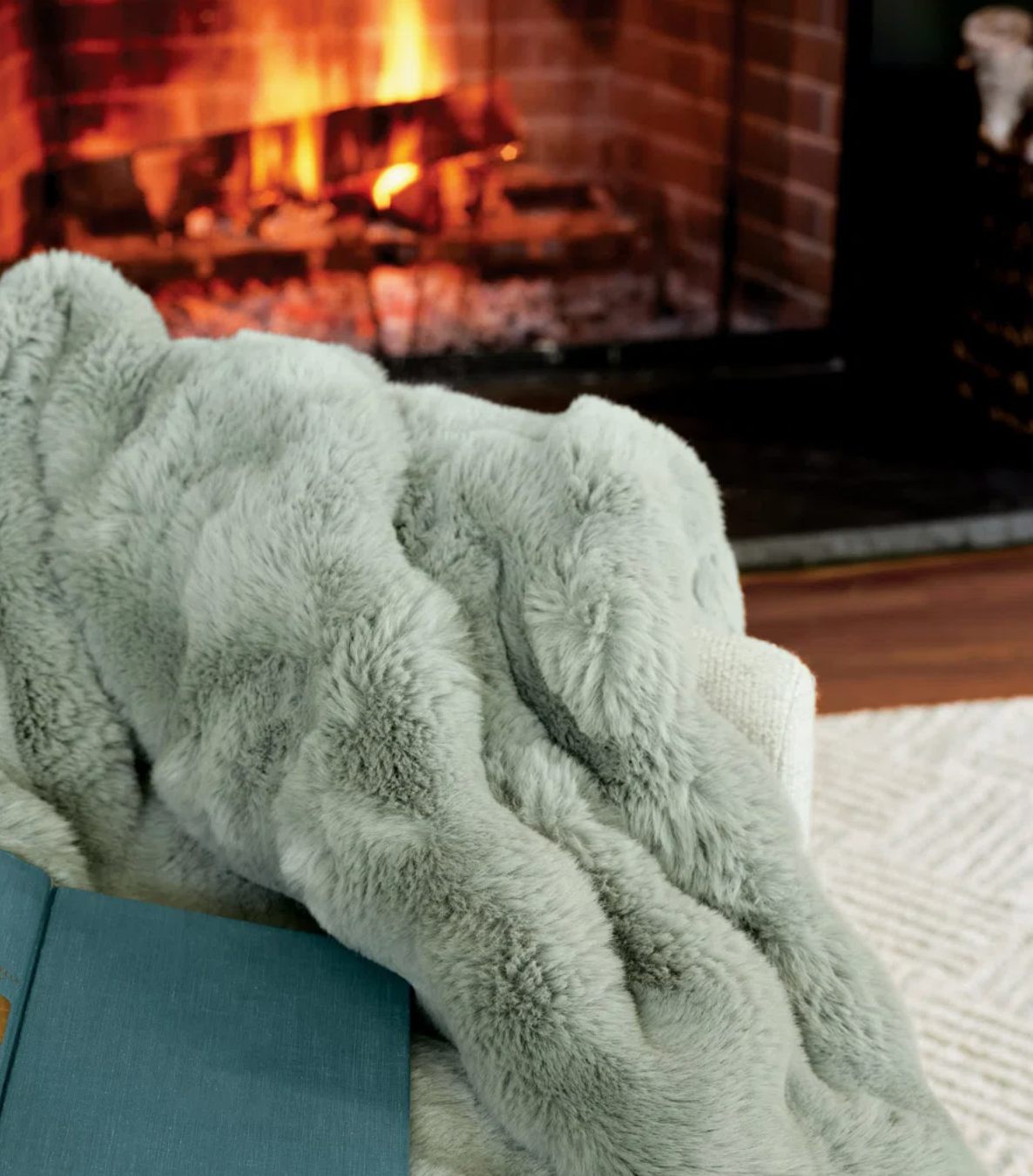 Shop Throws & Blankets